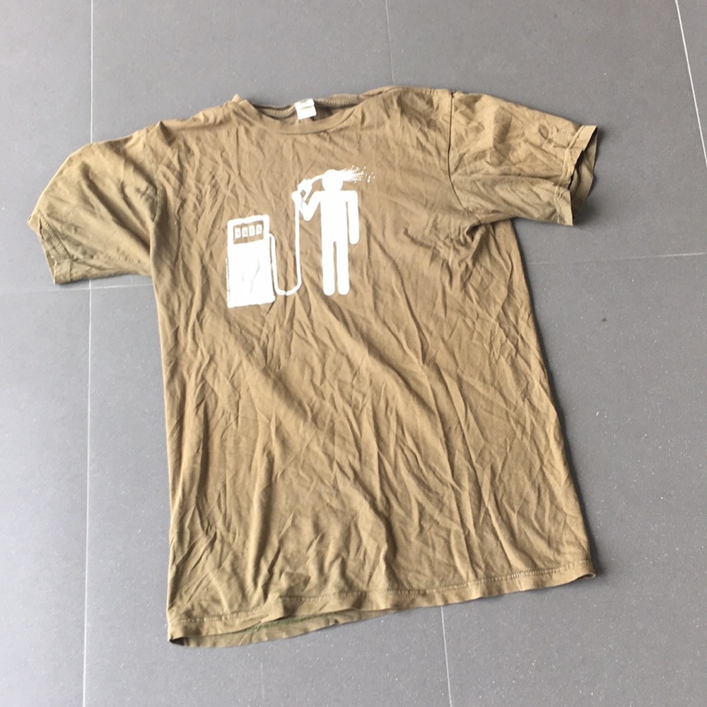 killer green tshirt (man killing himself with gas)